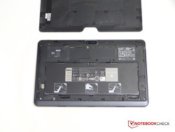 ... und man kann sie abnehmen, um an den Akku zu gelangen.