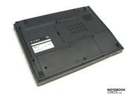 Brauchbare Akku-Laufzeiten liefert der mitgelieferte 56 Wh Akku ab.