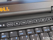 Berührungsempflindliche Multimedia-Steuerelement befinden sich in der Zierleiste oberhalb der Tastatur.