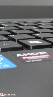 Die Tasten besitzen einen mittleren Hub.