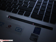 Bei Dunkelheit sind die Betriebsleuchten gut erkennbar.