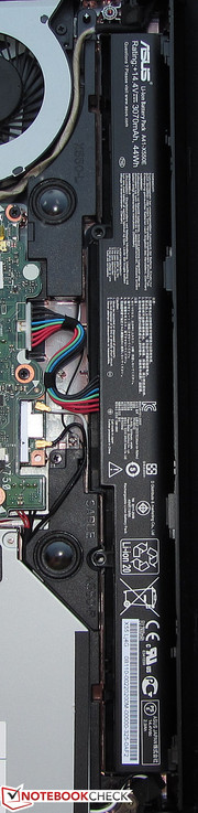 Der Akku ist fest eingebaut, kann aber im Bedarfsfall getauscht werden.