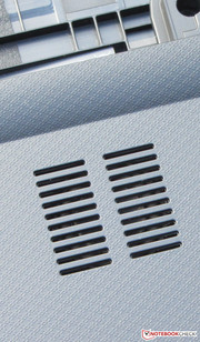 Die Lautsprecher sitzen auf der Geräteunterseite.