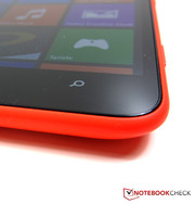 Das Nokia Lumia 1320 liegt gut in der Hand und ist hervorragend verarbeitet.