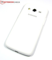 Das Samsung Galaxy Core LTE SM-G386F gibt es in den Gehäusefarben Schwarz und Weiß.
