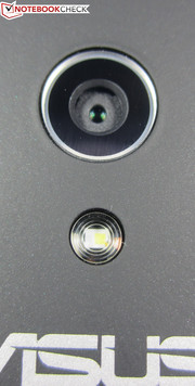Die Hauptkamera löst 8 Megapixel auf (3.200 x 2.400 Pixel).