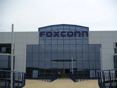 Foxconn könnte vom reinen OEM zum Markenhersteller für Feature Phones werden.