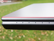 Das Notebook verfügt über diverse Status-LEDs, ...