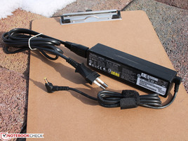 Netzteil, es liefert 60 Watt (überdimensioniert)