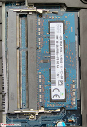 Es sind zwei Arbeitsspeicherbänke vorhanden.