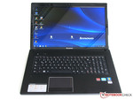 schwarzes 17-Zoll-Notebook von Lenovo