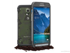 Das Galaxy S5 Active gibt sich militärisch - hat aber auch nur eine IP67-Zertifizierung (Bild: AT&amp;T via gsmarena.com)