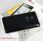 Das Gehäuse besteht aus dunklem Kunststoff.