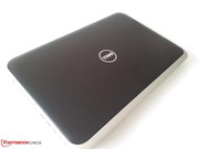 Die Displayrückseite in eloxiertem Aluminium...