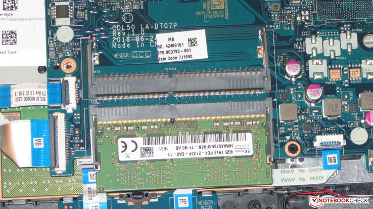 Zwei Arbeitsspeicherbänke sind vorhanden.