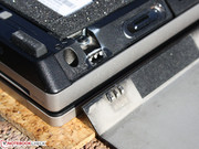 Vorsicht! Die Vortester hatten beim zu schnellen Öffnen alle vorderen Verankerungen abgebrochen.