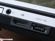 Das EliteBook 2560p nutzt jede Ecke für Anschlüsse, die Rückseite bietet 2 x USB und VGA, rechts gibt es DisplayPort und eSATA.