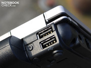 Das EliteBook 2540p nutzt jede Ecke für Anschlüsse, selbst die Rückseite bietet 2 x USB