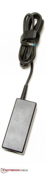 Das Netzteil bringt es auf ein Gewicht von etwa 311 Gramm.