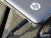 mit dem weit abstehenden Stecker.