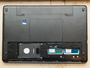 ...kann nach Lösen einer Schraube entfernt werden.