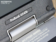 dafür aber das straff sitzende Scharnier. Wir meinen: ThinkPad-Stabilität.