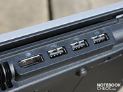 Neben der USB-Batterie befindet sich ein Display Port zum Anschluss eine TFTs. Es gibt kein HDMI!