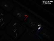 und WLAN- sowie Ton-Aus-Taste.