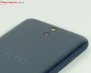 Die Hauptkamera löst mit 8 MP auf und kann auf einen LED-Blitz zurückgreifen.