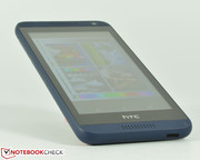 Rand und Vorderseite sind dabei matt gehalten,...