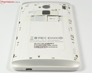 Der Akku ist zwar mit 3.300 mAh/12,54 Wh kräftig genug geraten, leider aber nicht auswechselbar. Verschenktes Potential.