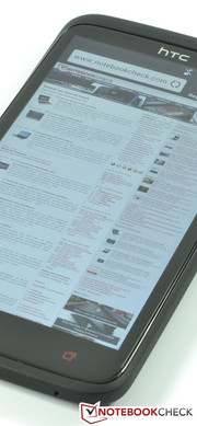 Das Display stellt Bildinhalte scharf und brillant dar.