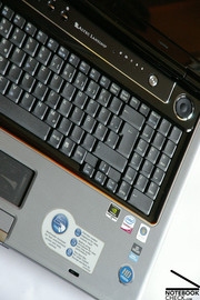 Hinsichtlich Tastatur bietet das M70V ein ebenso großzügiges Tastenlayout,...