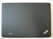 Blick von oben: Die kleine Kapazität des Akkus bedeutet, dass die Rückseite nicht verlängert ist.