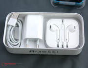 An Zubehör gibt es das Übliche.