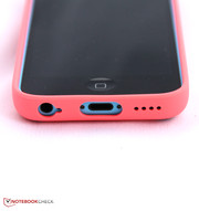 Das iPhone 5c untersützt mehr LTE-Bänder und der Bildschirm ist heller.