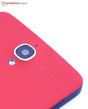 Die Kamera an der Rückseite löst eigentlich mit 13,1 Megapixeln auf. Schade, dass sie das in der Standardapp nicht zeigt.