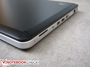 Die Schnittstellen der gegenüberliegenden Seite sind etwas weniger aufdringlich, jedoch aus Platzgründen sehr dicht gepackt.