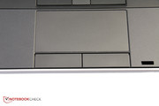Das Touchpad ist zwar nicht gerade riesig, dafür gleitfreudig und mit zwei sehr guten Tasten versehen.