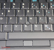 Die Tastatur gefällt mit großen und leicht gummierten Tasten mit gutem Hub und Anschlag.