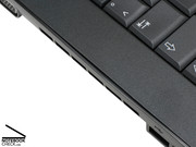 Hier drückt der Kühlkörper das Chassis von der Oberschale weg.