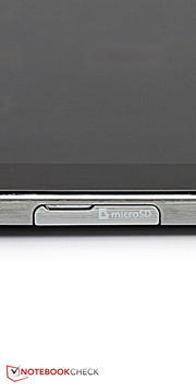 Mit bis zu 64 GByte lässt sich der Speicher per micro-SD-Karte erweitern.