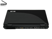 Viele der zahlreichen Schnittstellen des One C7000 sind günstig an der Rückseite des Notebooks platziert. Besonders der eSATA- und der HDMI-Anschluss sind in dieser Preisklasse sonst selten zu finden.