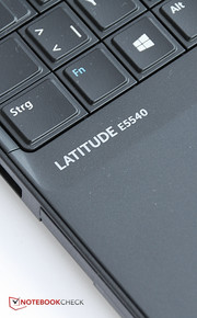Das Keyboard an sich lässt sich beleuchten, ist aber zu nachgiebig.