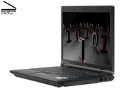 Materialien und Verarbeitung sind beim Esprimo M9400 durchwegs gelungen. Die Kunststoffe wirken nicht billig sondern wertig, fühlen sich auch haptisch angenehm an.