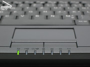 Ergonomisch: Die Status-LEDs sind mittig angeordnet und damit immer im Blickfeld des Anwenders.