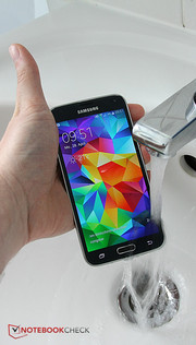 Also ab unter fließendes Wasser: Tatsächlich gab es keine Beeinträchtigungen im Betrieb.