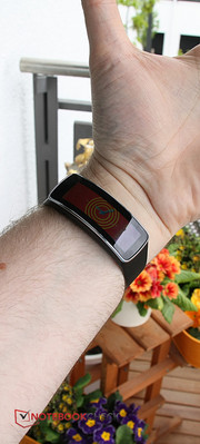 Werfen wir noch einen Blick auf das "Gear Fit", eine optional erhältliche Kombination aus Fitness-Armband und Smartwatch.