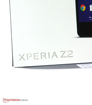 Das Xperia Z2 ist mit 5,2 Zoll etwas größer als das Galaxy S5 und das HTC One M8.