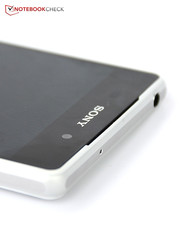 Die Headsetbuchse an der Oberseite ist hochwertig, weil sie fünfpolige Stecker aufnehmen kann, die Zusatz-Features ermöglichen.